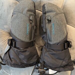 Dakine Sequoia Gore-Tex Black and Gray Snow Sport Mittens Women XS